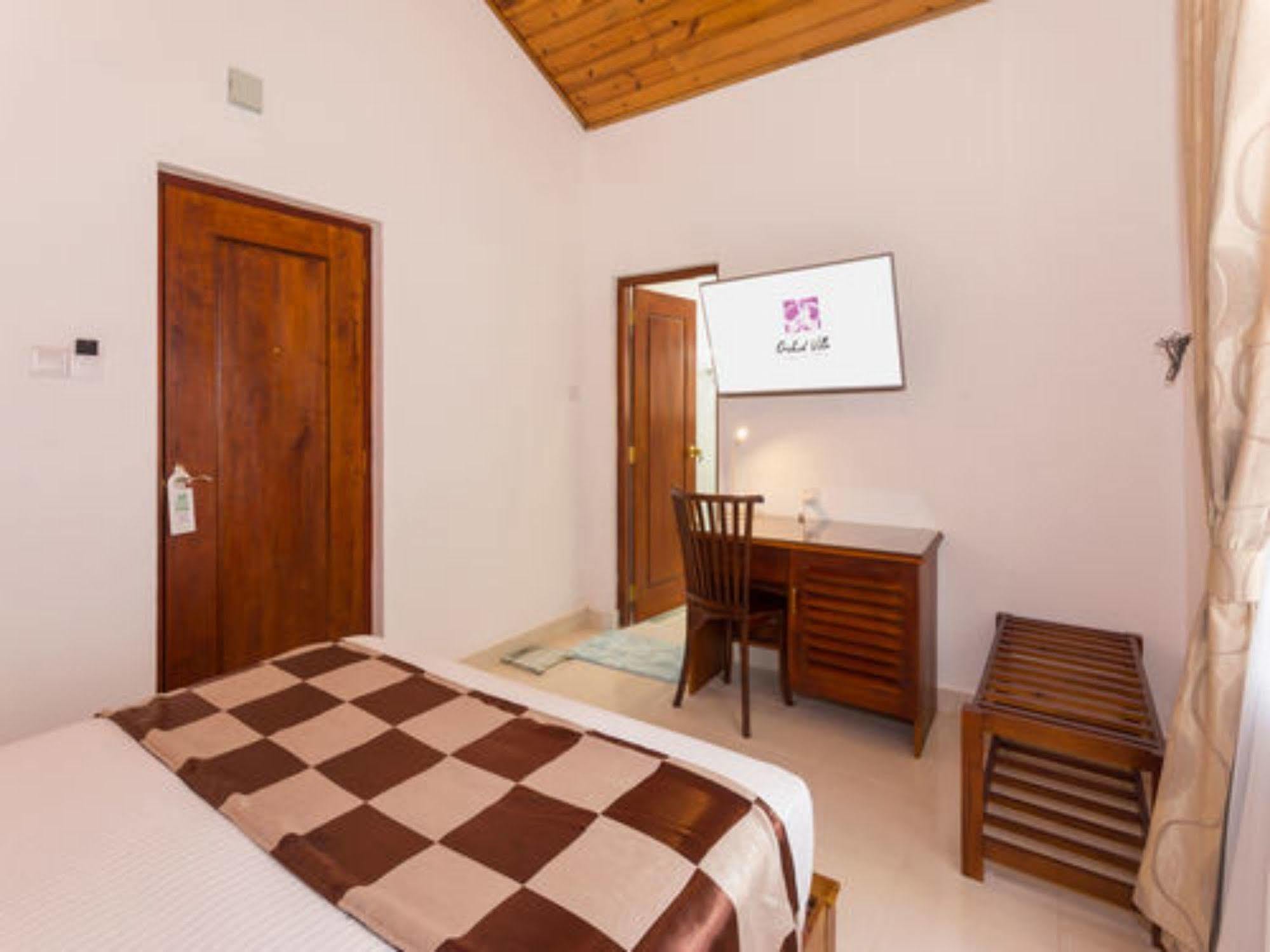 ออร์คิด วิลลา กัณฏิ Bed & Breakfast แคนดี้ ภายนอก รูปภาพ