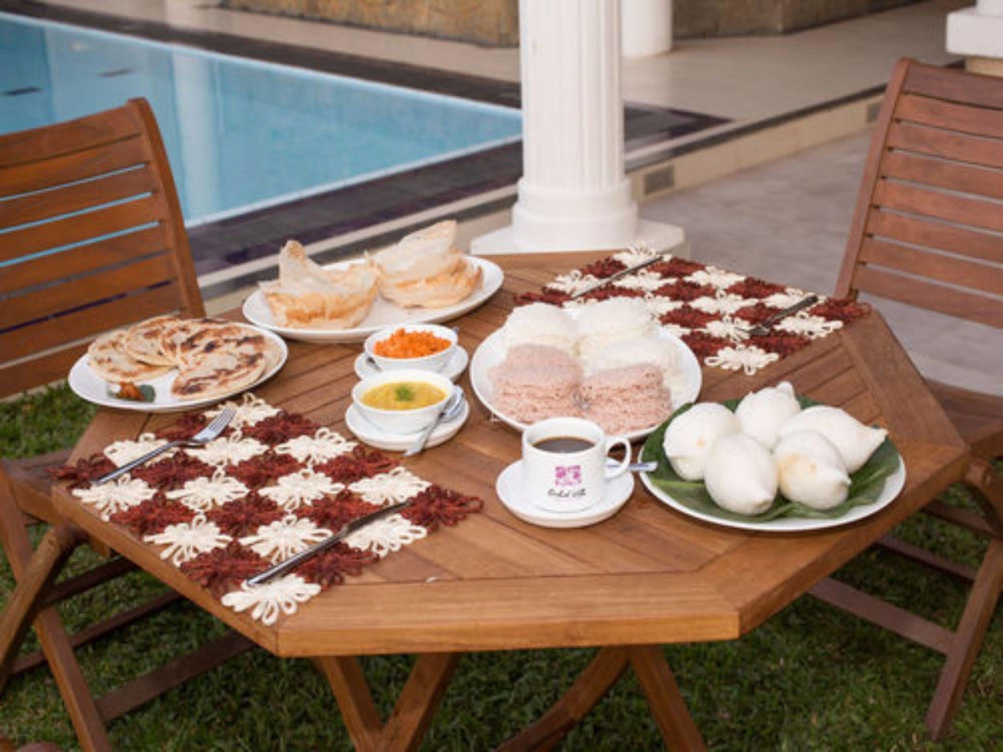 ออร์คิด วิลลา กัณฏิ Bed & Breakfast แคนดี้ ภายนอก รูปภาพ
