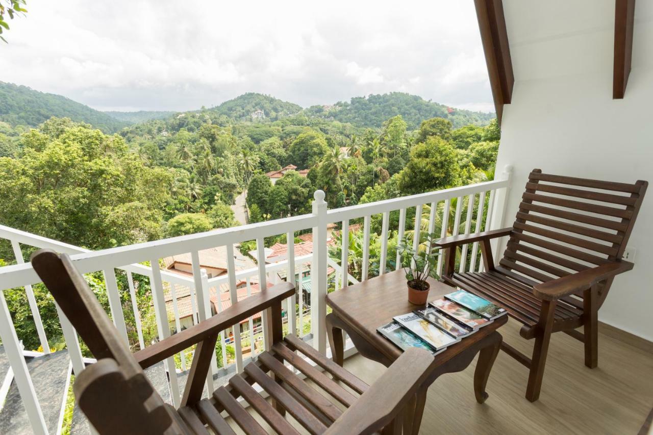 ออร์คิด วิลลา กัณฏิ Bed & Breakfast แคนดี้ ภายนอก รูปภาพ