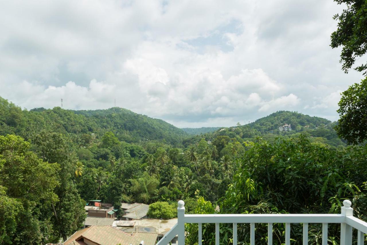 ออร์คิด วิลลา กัณฏิ Bed & Breakfast แคนดี้ ภายนอก รูปภาพ