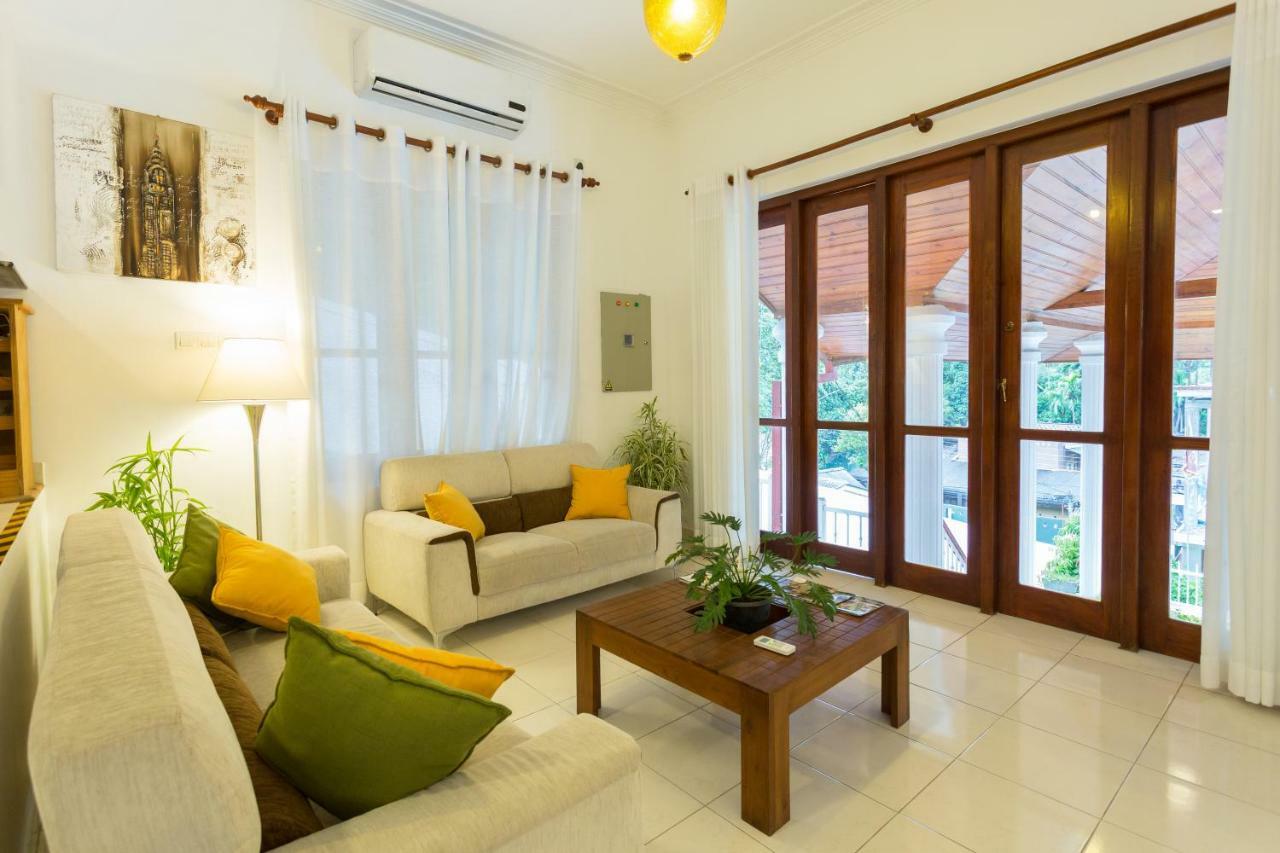 ออร์คิด วิลลา กัณฏิ Bed & Breakfast แคนดี้ ภายนอก รูปภาพ
